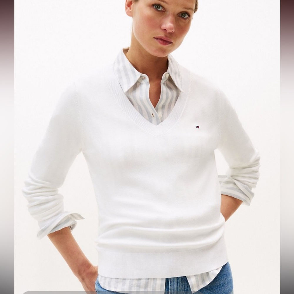 Tommy hilifger white V neck sweater